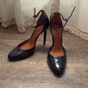 SCHUTZ heels. Super hot. NWOB.size 7.5